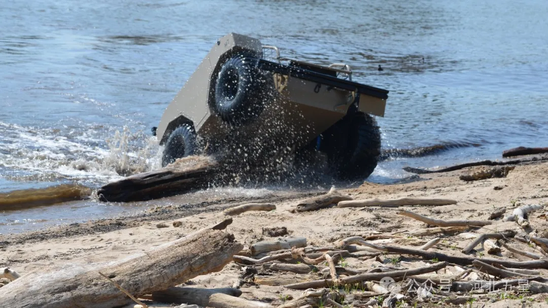 “瓦爾特·霸王龍”水陸兩棲無(wú)人越野平臺(tái) “瓦爾特·霸王龍”水陸兩棲無(wú)人越野平臺(tái)